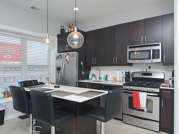 2nd image of 4016 N Kenmore Ave #2NW
