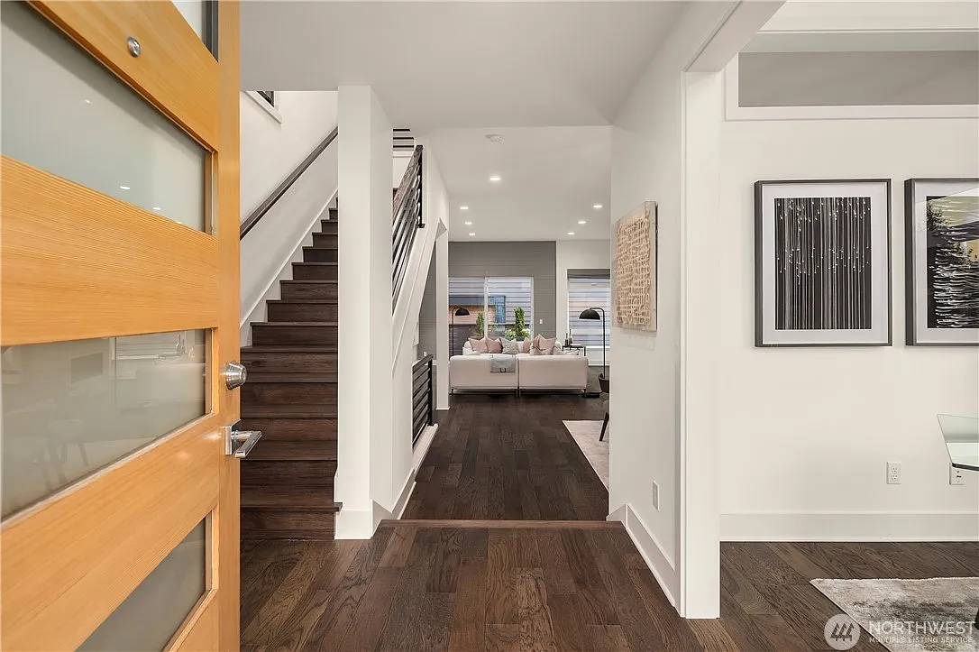 5 bed, 3910 sqft, $8,000 — Photo 1