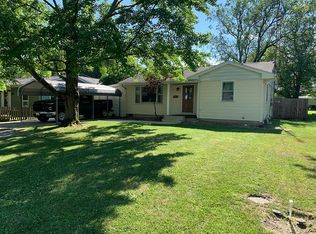 927 S Washington St, Sullivan, IL 61951