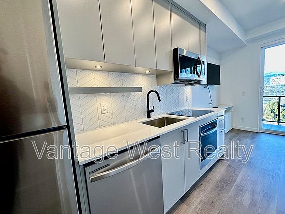 2nd image of 1274 Devonshire Ave #304