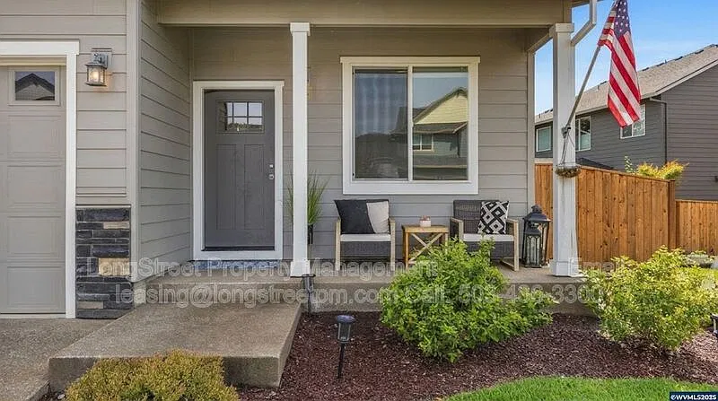 4 bed, 2.5 bath, 2142 sqft, $3,295 — Photo 3