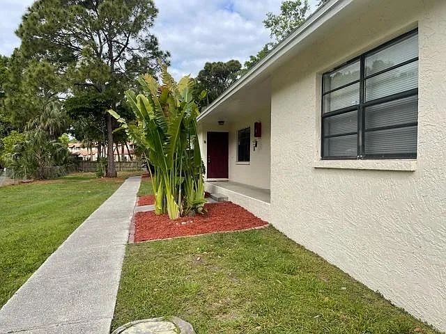 4734 Normandy Dr #B — Photo 4