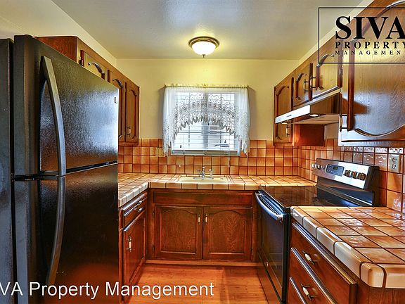 4th image of 1561 Mount Pleasant Dr