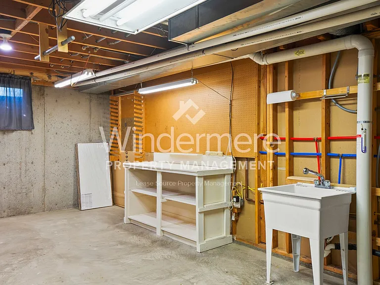 10435 N Iroquois Ct — Photo 30