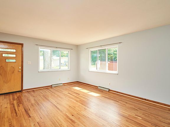 4th image of 1032 Kevin Dr