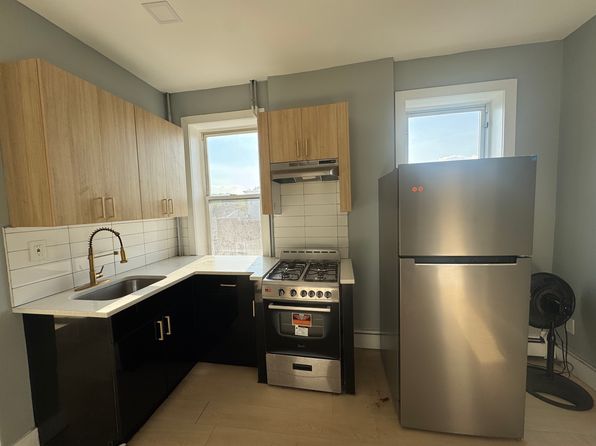 12 Grant Ave #10