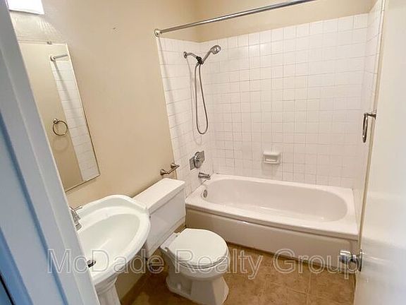 5th image of 4170 52nd St #24