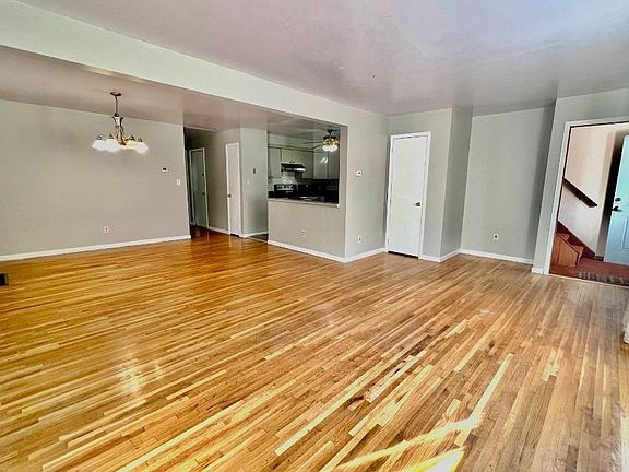 3rd image of 192 Belgrove Dr #1