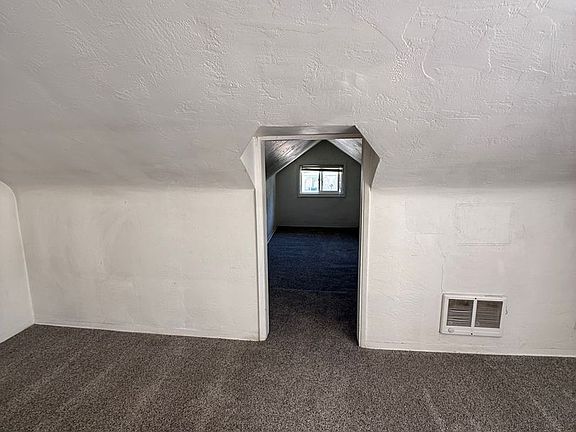 5th image of 424 S Grape St #3