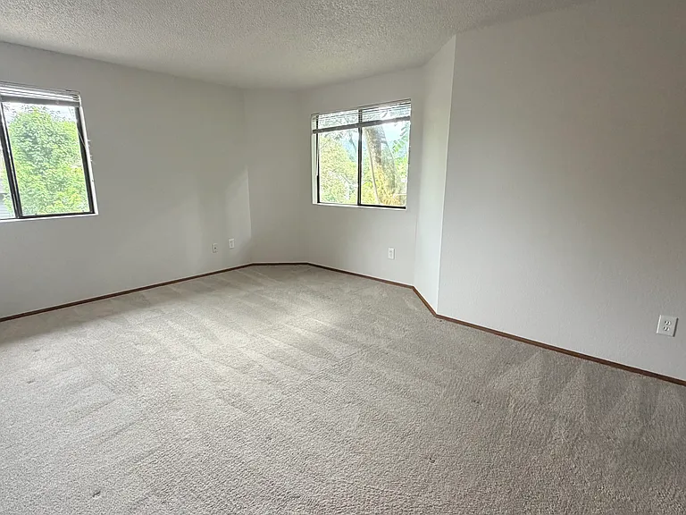 335 SE Clark St #B — Photo 10