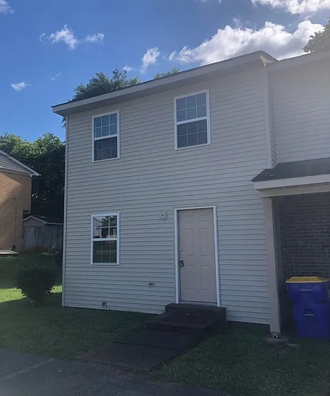 Potter Ave — Photo 1