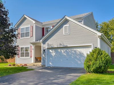 664 Fenwick Ln, South Elgin, IL, 60177
