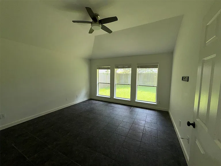 2238 Pine Cone Dr — Photo 16