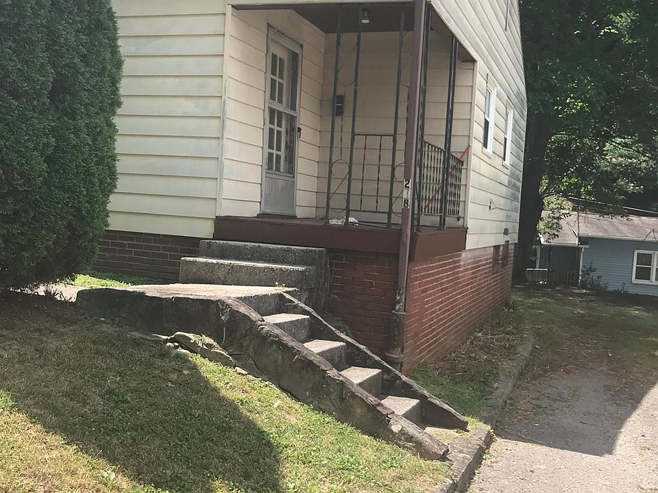 1st image of 208 Cherry St
