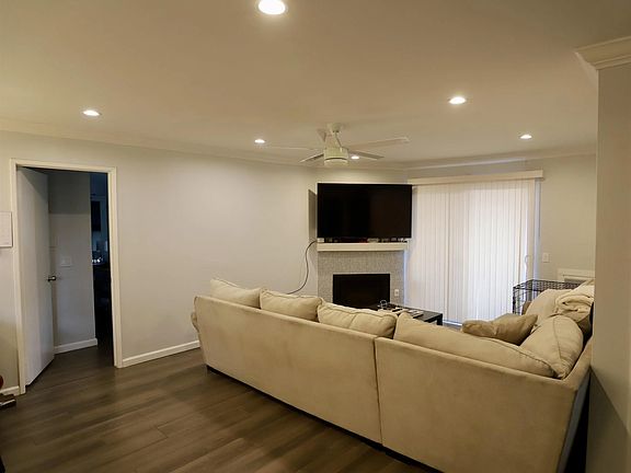 4th image of 218 Woodland Pkwy Unit 145