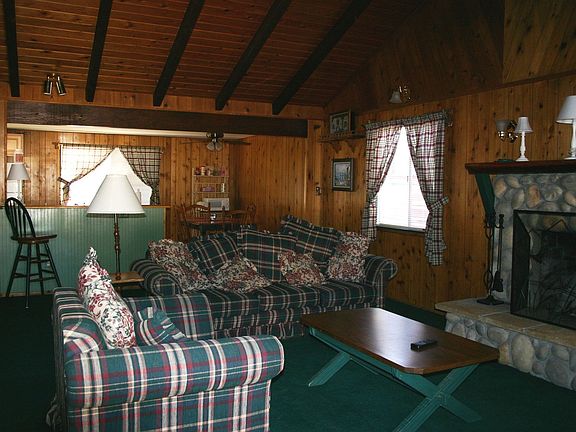 3rd image of 40233 Mahanoy Ln