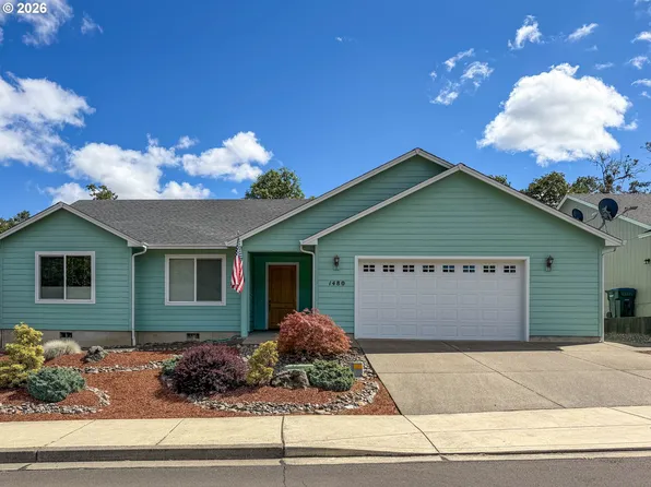 1480 W Tarragon Dr, Roseburg, OR 97471