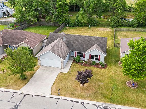 2nd image of 91 W Berkshire Dr