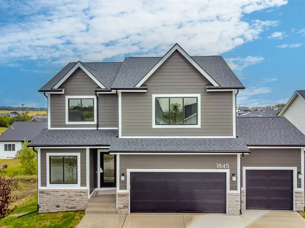 1845 Silver Maple Dr, Norwalk, IA 50211