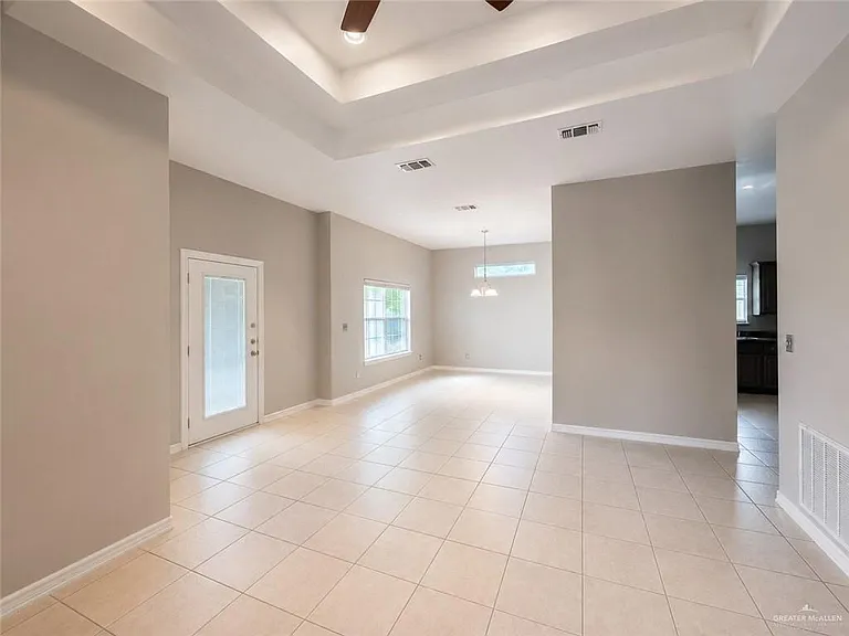 4704 Date Palm Ave — Photo 2