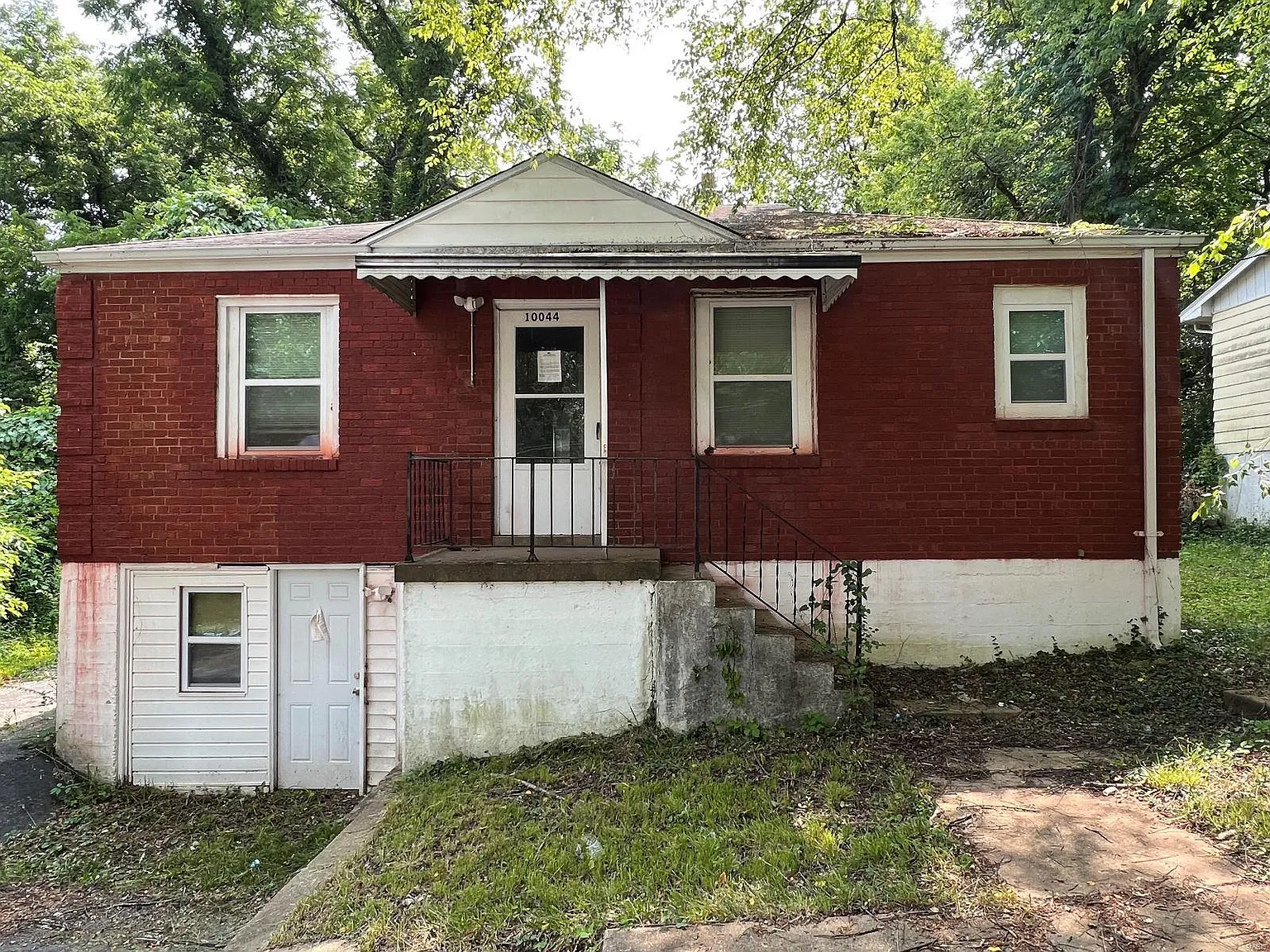10044 Green Valley Dr photo 1