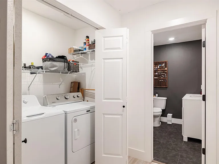 904 Acorn Oaks Dr — Photo 20