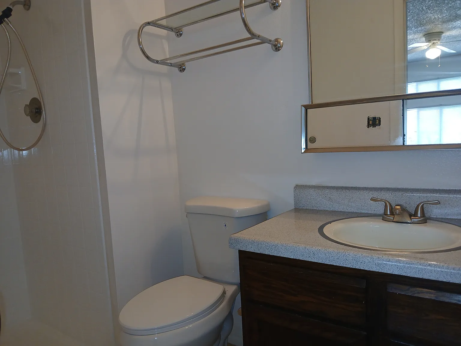 2 bed, 900 sqft, $1,395 — Photo 2