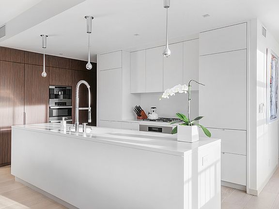5th image of 456 W 19th St