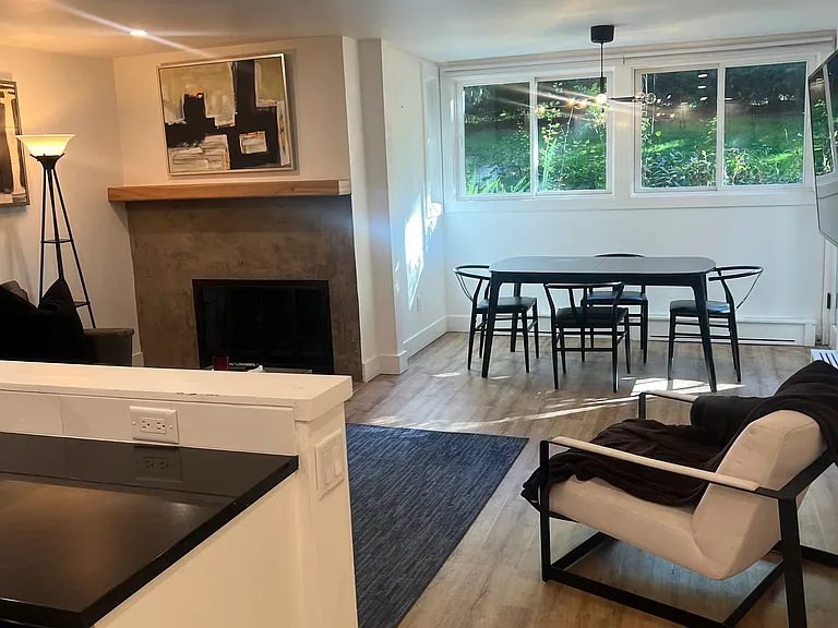 910 W Hallam St #1 — Photo 14