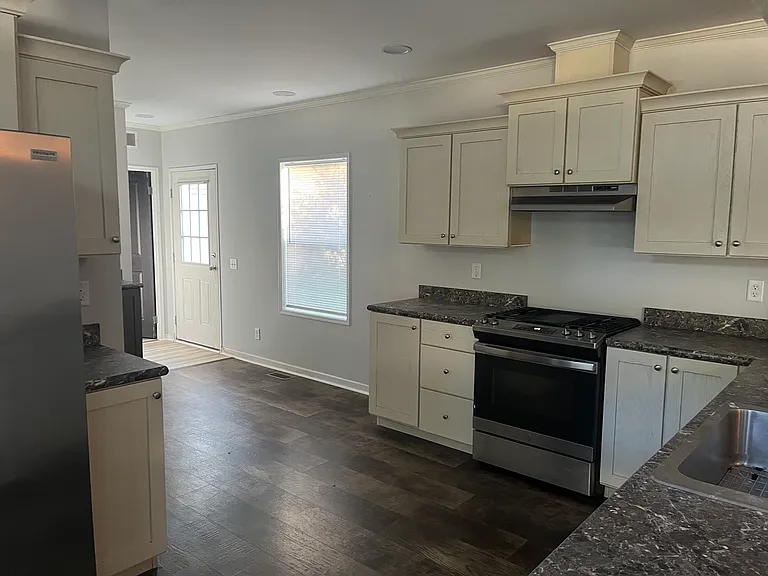 3951 S Mentor Ave #42 — Photo 3