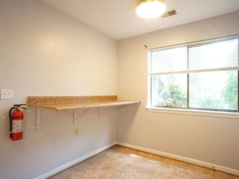 508 Nellies Cave Rd — Photo 5
