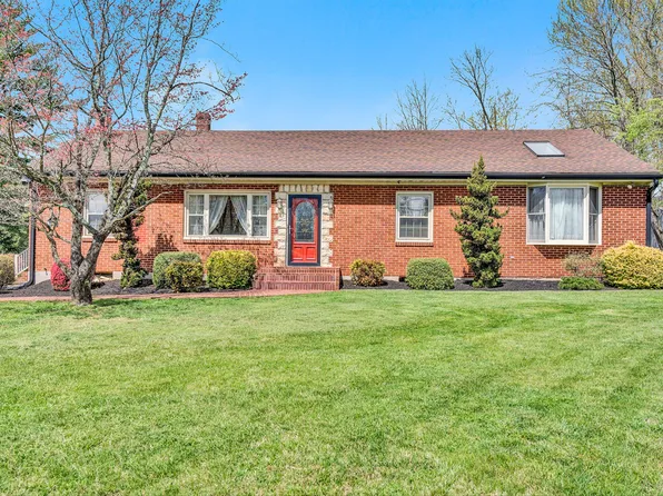 7022 Goff Rd, Roanoke, VA 24019