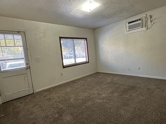 2nd image of 418 9th St W