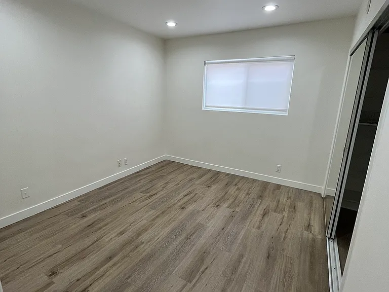 1331 Roxbury Dr #2 — Photo 14