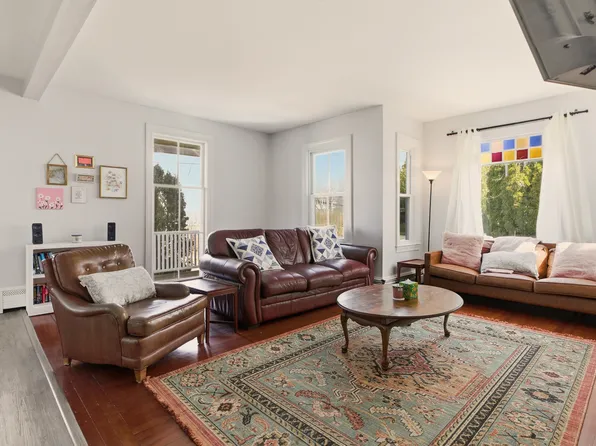 22 Summer St, Newport, RI 02840