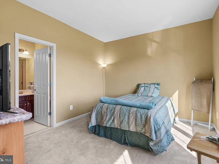14103 Byrne Park Dr — Photo 13