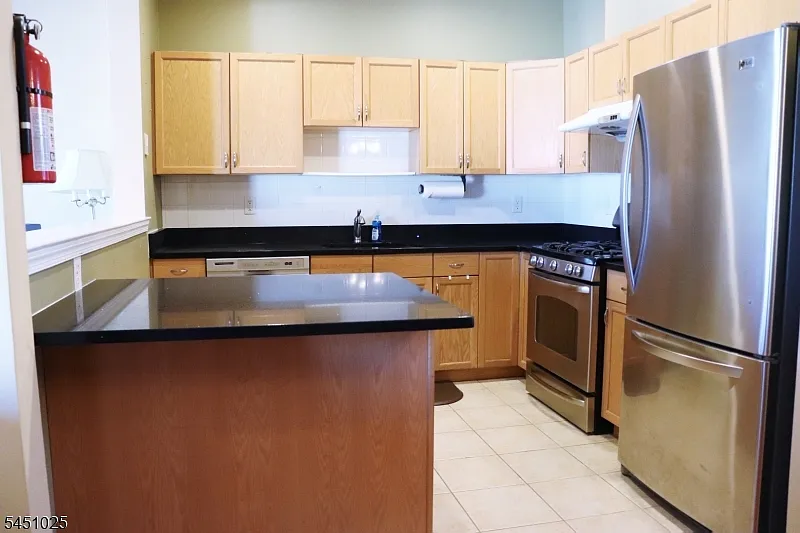 3 bed, 2.5 bath, $3,700 — Photo 4