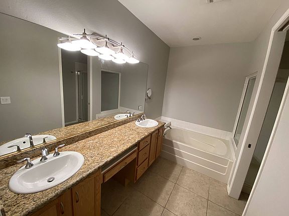 5th image of 9420 San Laguna Ct Unit 102
