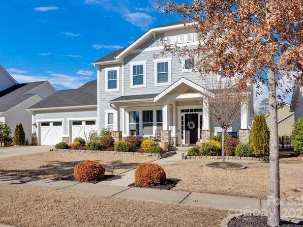 2172 Paddlers Cove Dr, Clover, SC 29710