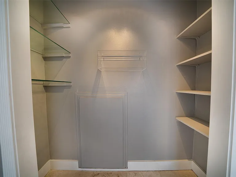 500 E Riverside Dr #242 — Photo 14