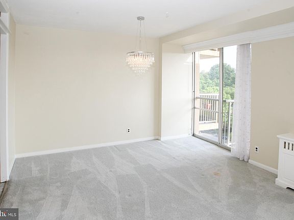 5th image of 2401 Pennsylvania Ave APT 816