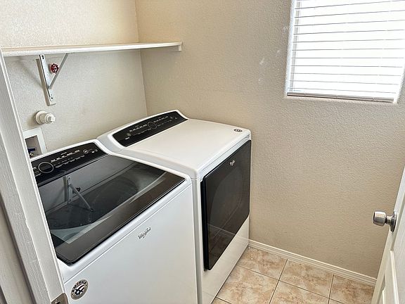 2nd image of 1384 Peppoli Loop SE