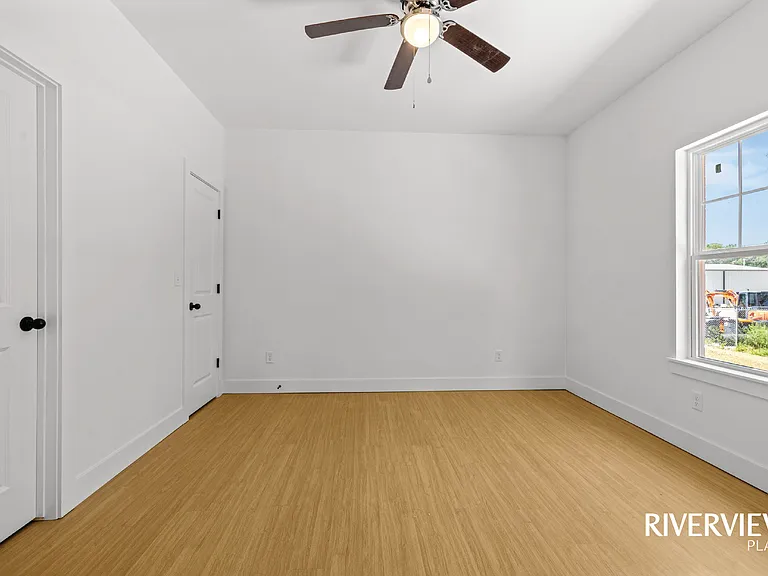 1820 Riverview Drive — Photo 37