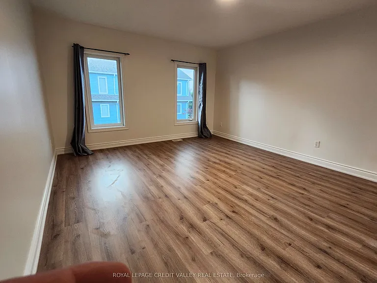 800 Dundas St W #39 — Photo 14