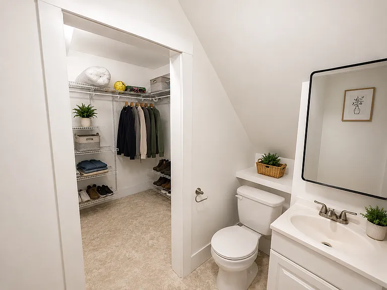 646 Maple St #1 — Photo 12