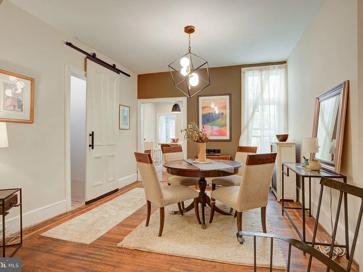 3 bed, 1.5 bath, 1318 sqft, $1,750 — Photo 3