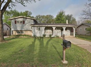 1309 N Westview Dr, Derby, KS 67037
