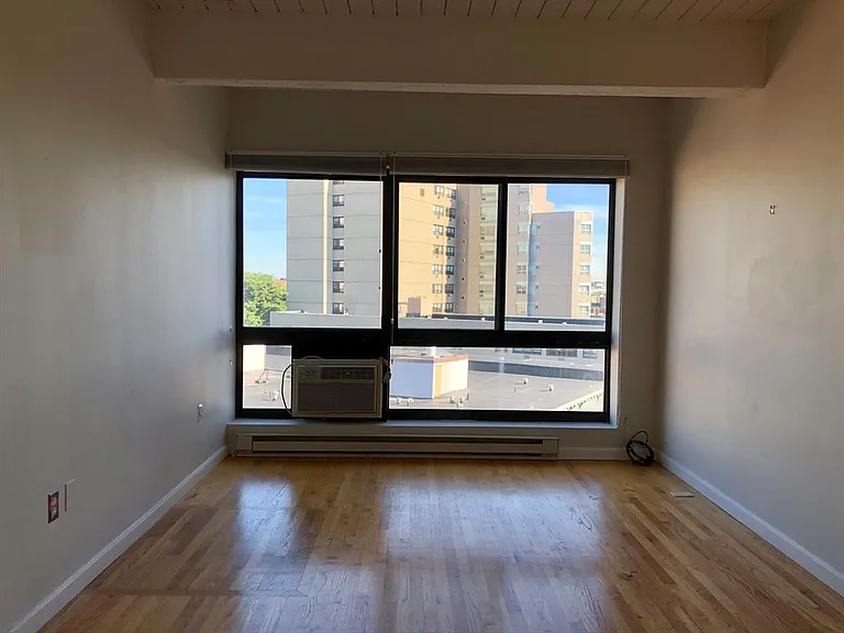 12 Stoneholm St #616 — Photo 3