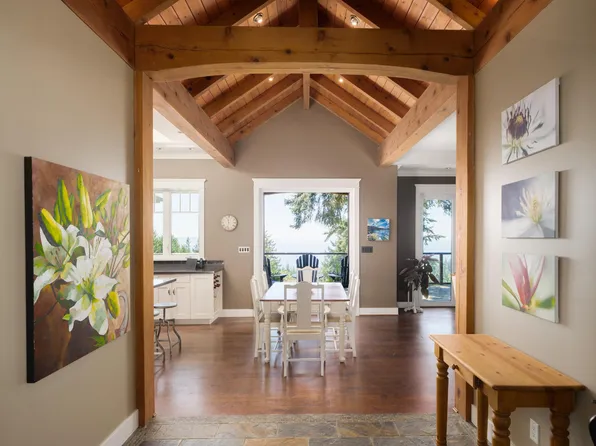 1010 Cowan Point Dr, Bowen Island, BC V0N 1G2