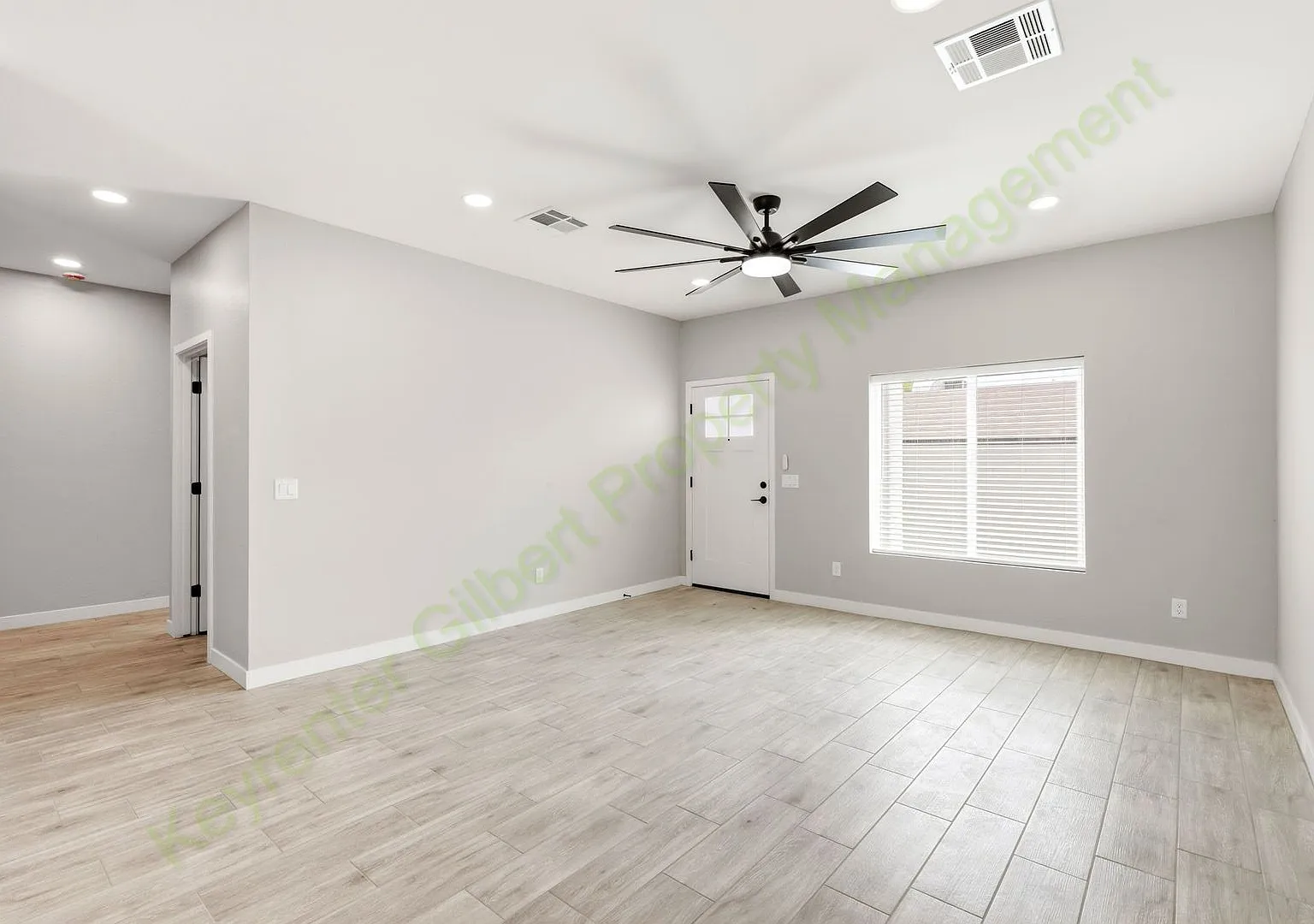 Brand-New 3-Bedroom Duplex with Designer Finishes & Private Yard in Central Mesa — Photo 4
